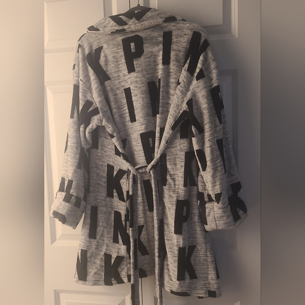 PINK Victoria's Secret Gray and Black Robe -NEW WITH OUT TAGS - Picture 4 of 5